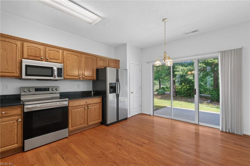 Photo 10 of 38 residential for sale in Portsmouth virginia