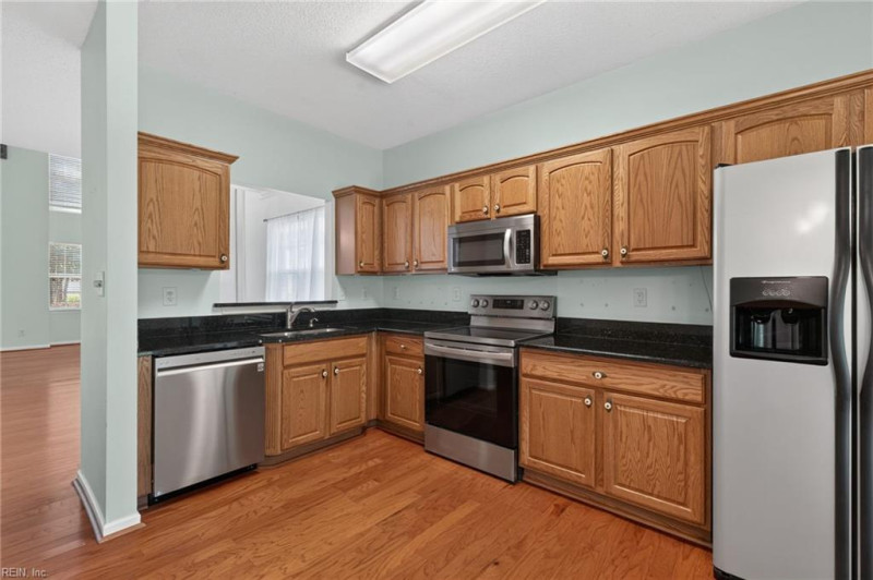 Photo 11 of 38 residential for sale in Portsmouth virginia