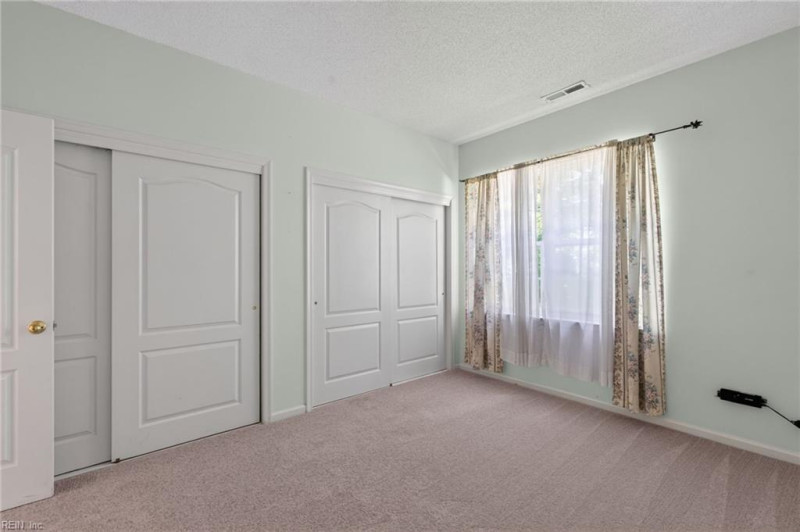 Photo 16 of 38 residential for sale in Portsmouth virginia