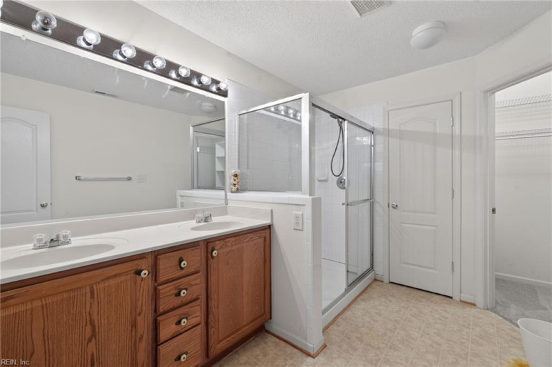 Photo 27 of 38 residential for sale in Portsmouth virginia