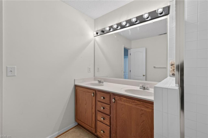 Photo 30 of 38 residential for sale in Portsmouth virginia