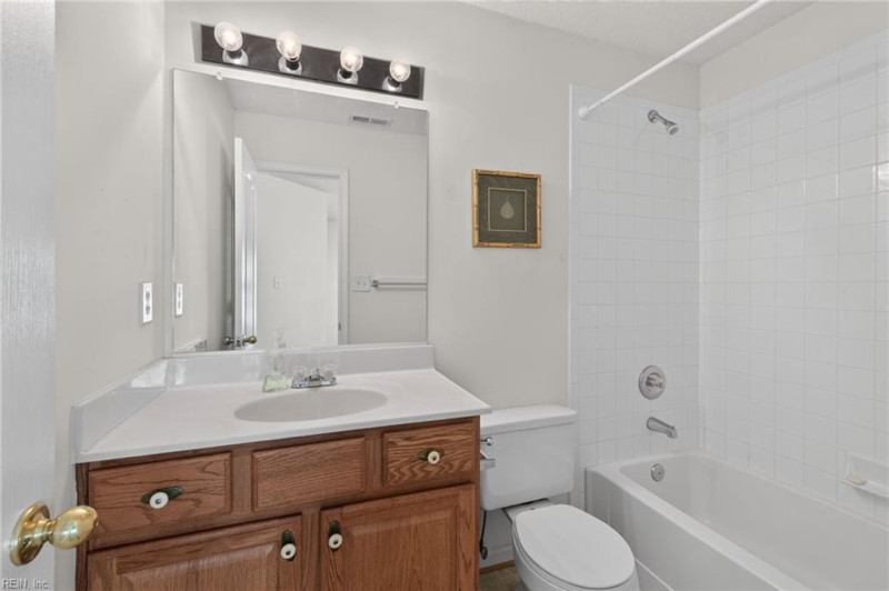 Photo 31 of 38 residential for sale in Portsmouth virginia