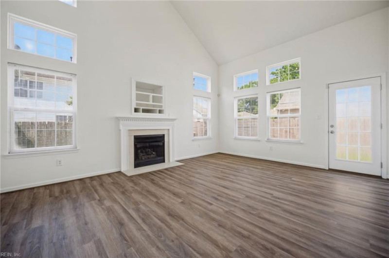 Photo 10 of 40 residential for sale in Virginia Beach virginia