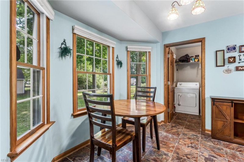 Photo 17 of 41 residential for sale in York County virginia