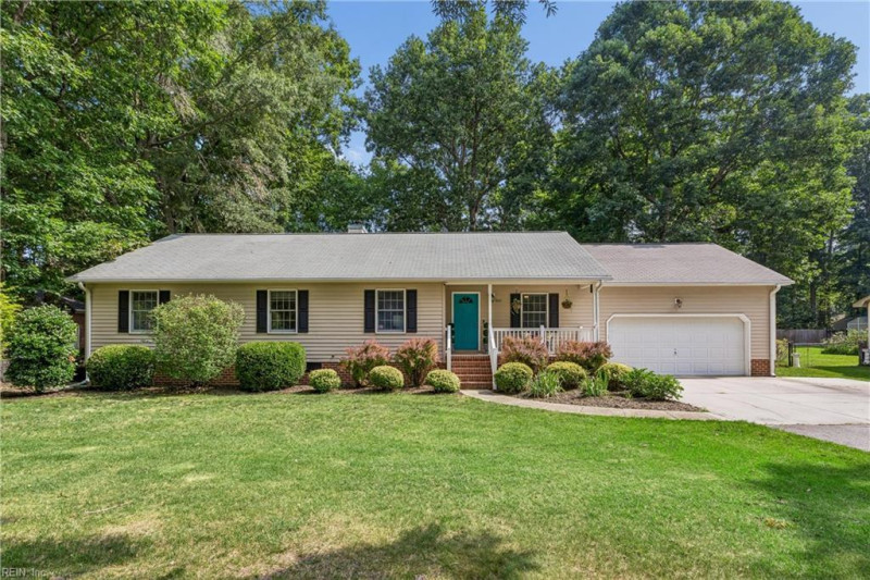 Photo 3 of 41 residential for sale in York County virginia