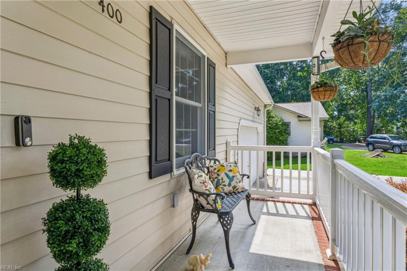 Photo 5 of 41 residential for sale in York County virginia