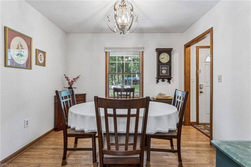 Photo 8 of 41 residential for sale in York County virginia