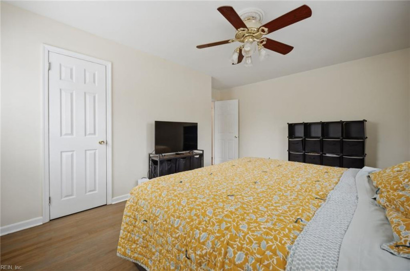 Photo 11 of 47 residential for sale in Hampton virginia