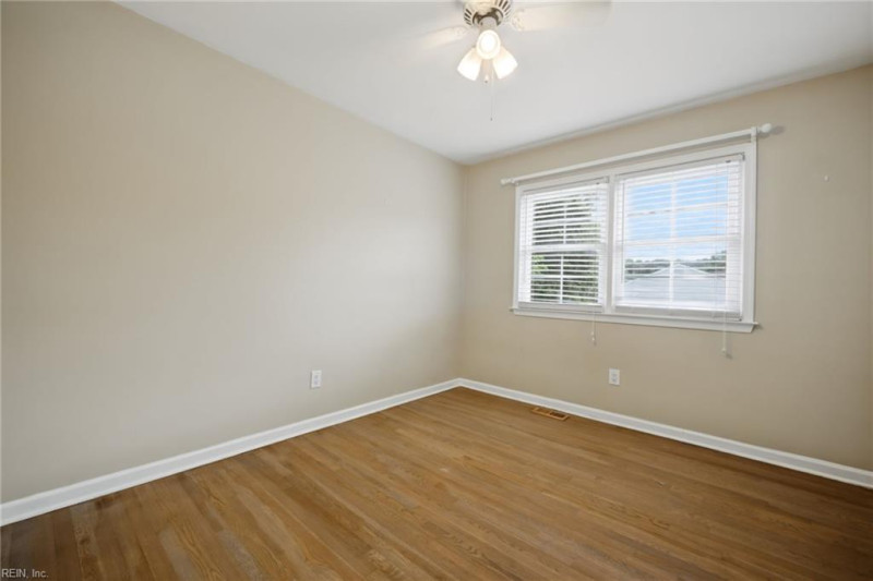 Photo 13 of 47 residential for sale in Hampton virginia