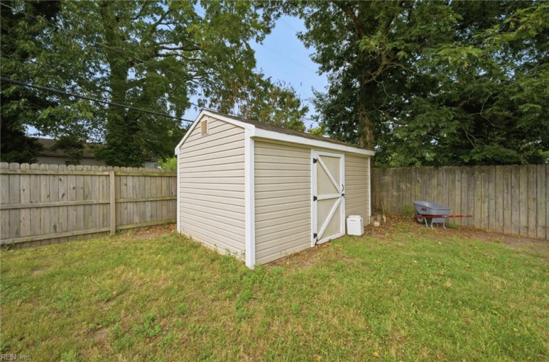 Photo 29 of 47 residential for sale in Hampton virginia