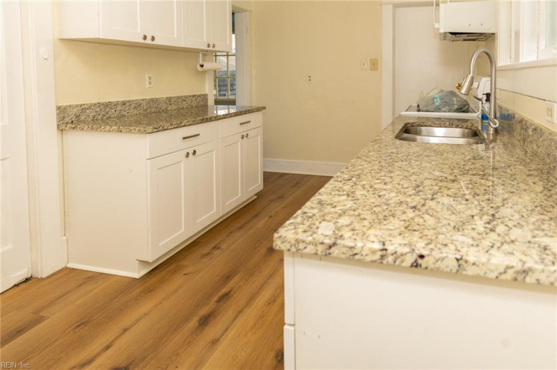 Photo 11 of 32 residential for sale in Portsmouth virginia