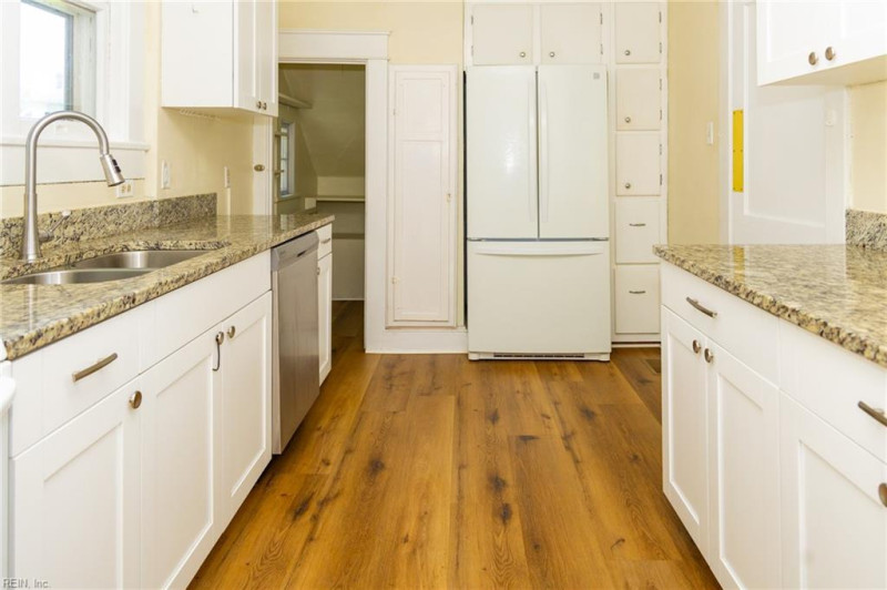 Photo 13 of 32 residential for sale in Portsmouth virginia