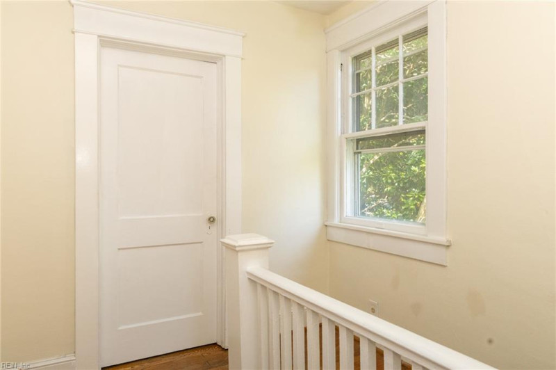 Photo 18 of 32 residential for sale in Portsmouth virginia