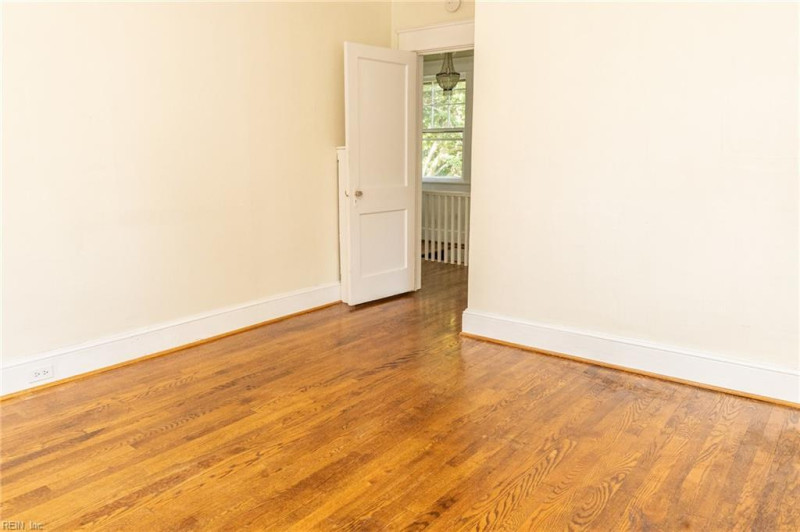 Photo 22 of 32 residential for sale in Portsmouth virginia