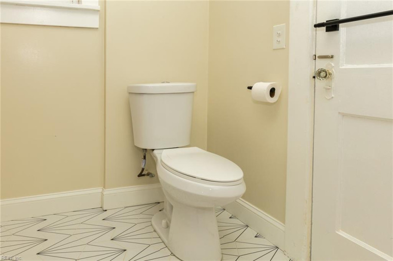 Photo 26 of 32 residential for sale in Portsmouth virginia