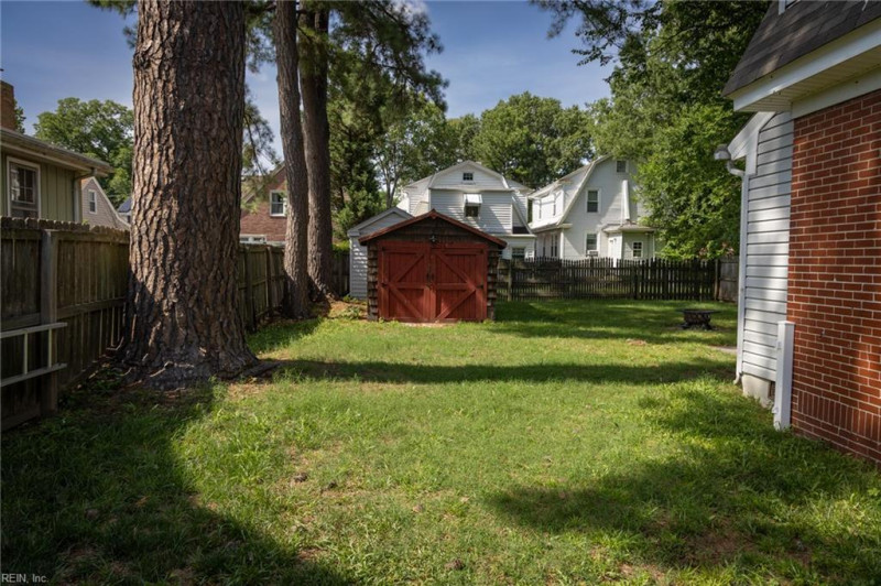 Photo 31 of 32 residential for sale in Portsmouth virginia