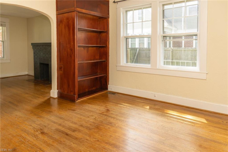 Photo 6 of 32 residential for sale in Portsmouth virginia