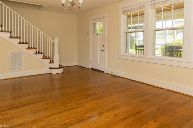 Photo 9 of 32 residential for sale in Portsmouth virginia