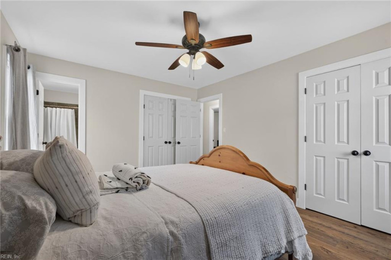 Photo 14 of 32 residential for sale in Chesapeake virginia
