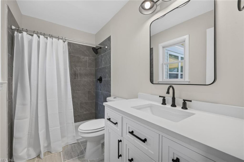 Photo 15 of 32 residential for sale in Chesapeake virginia