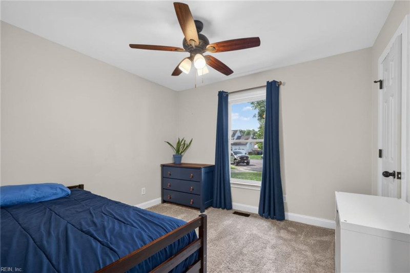 Photo 16 of 32 residential for sale in Chesapeake virginia