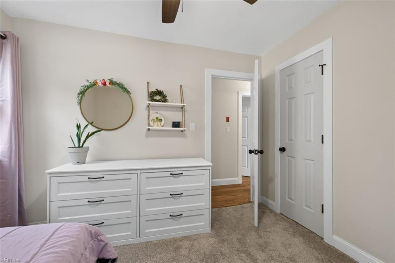 Photo 19 of 32 residential for sale in Chesapeake virginia