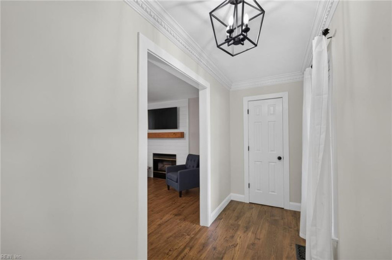 Photo 2 of 32 residential for sale in Chesapeake virginia