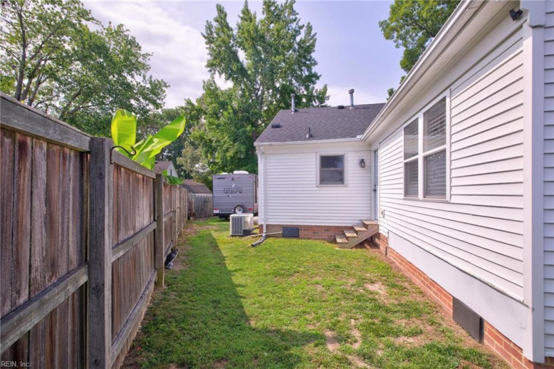 Photo 29 of 32 residential for sale in Chesapeake virginia