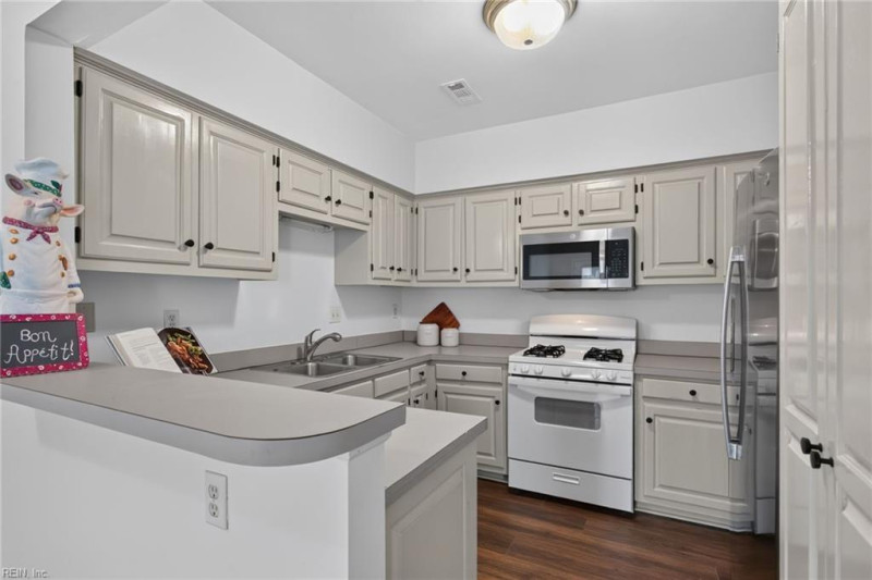 Photo 10 of 39 residential for sale in Newport News virginia Photo 10 of 39 residential for sale in Newport News virginia