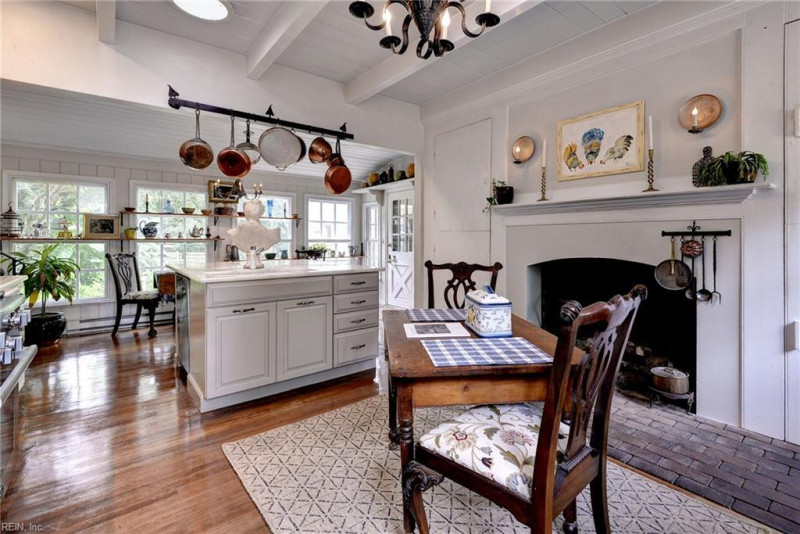 Photo 11 of 39 residential for sale in York County virginia