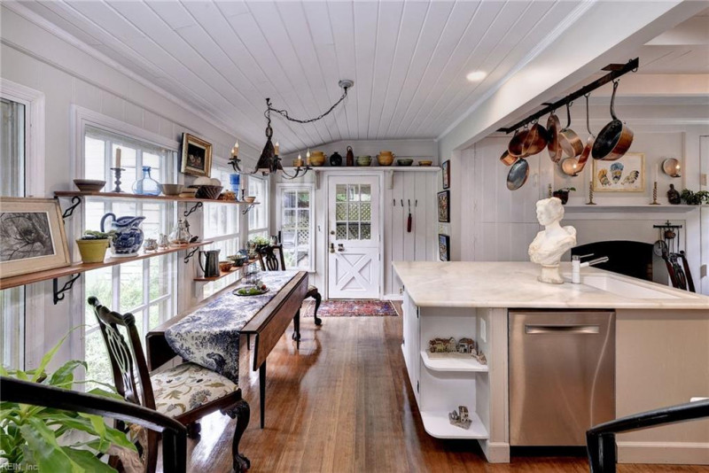 Photo 13 of 39 residential for sale in York County virginia