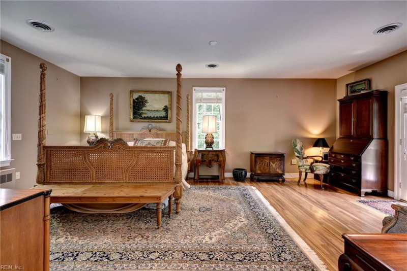 Photo 18 of 39 residential for sale in York County virginia