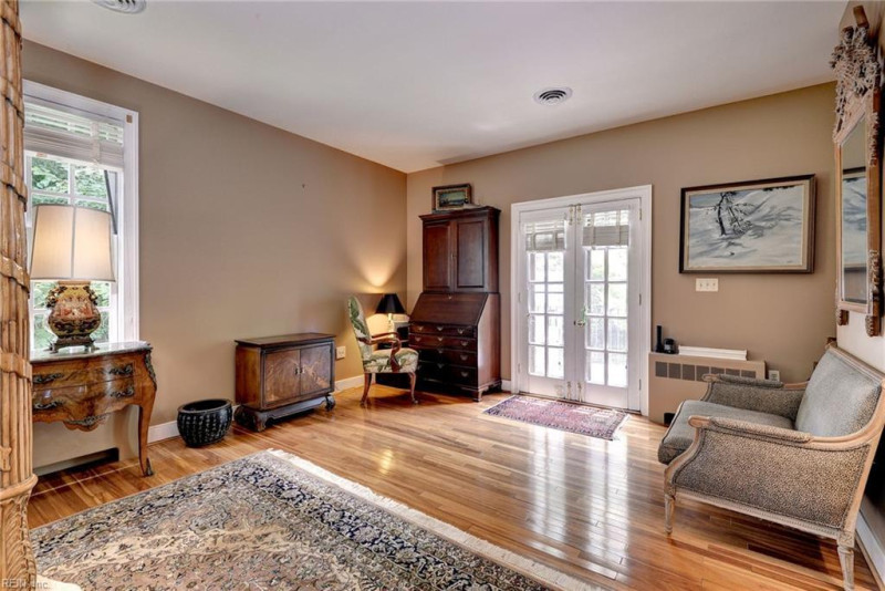 Photo 20 of 39 residential for sale in York County virginia