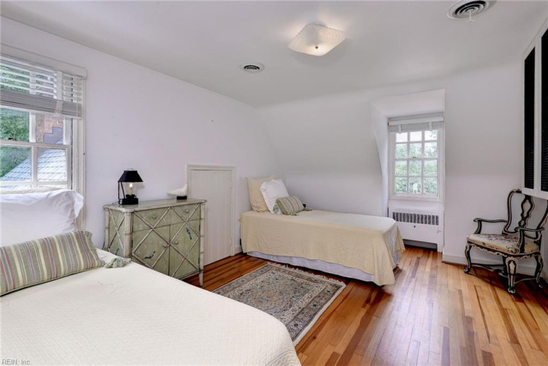 Photo 26 of 39 residential for sale in York County virginia