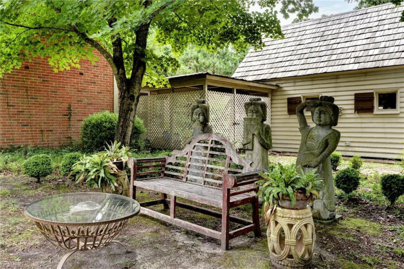Photo 27 of 39 residential for sale in York County virginia