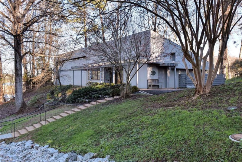 Photo 35 of 39 residential for sale in York County virginia