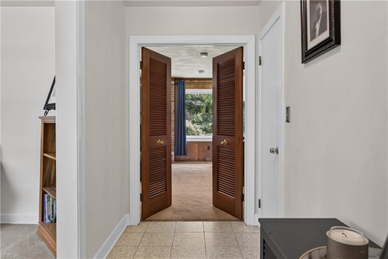 Photo 4 of 50 residential for sale in Suffolk virginia