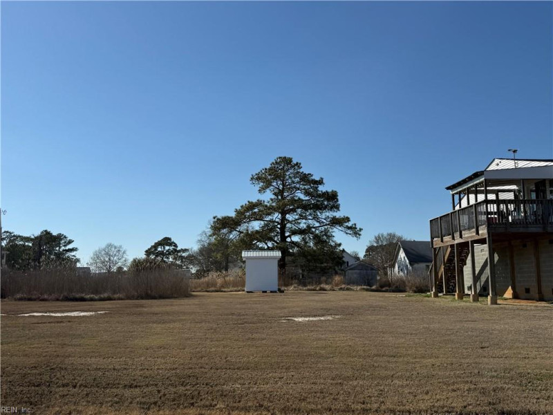 Photo 17 of 18 residential for sale in Gloucester County virginia
