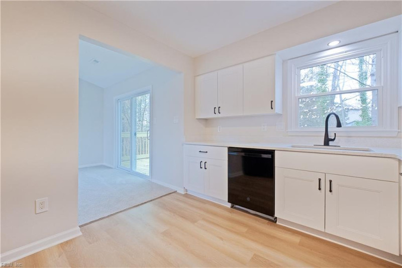 Photo 4 of 24 residential for sale in Newport News virginia