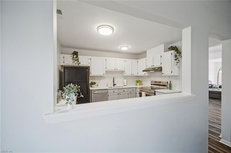 Photo 22 of 48 residential for sale in Virginia Beach virginia