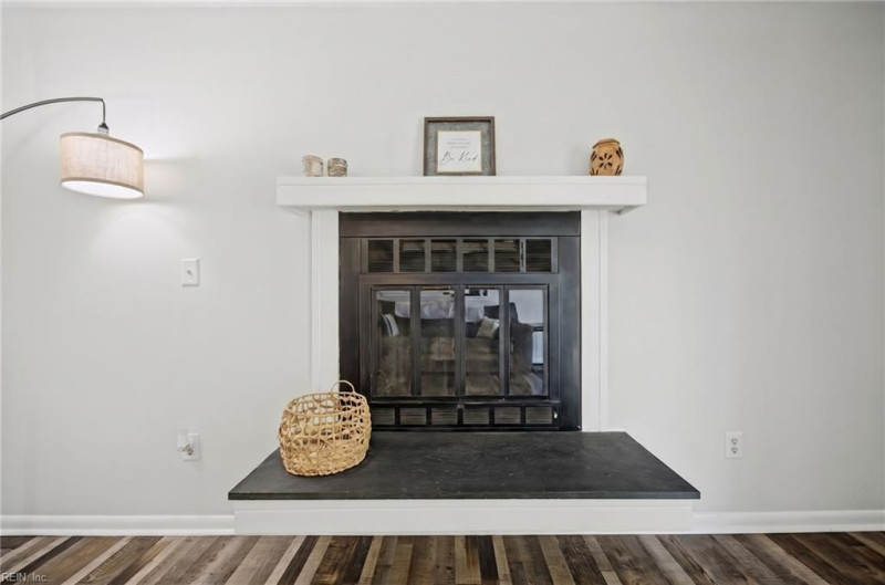 Photo 24 of 48 residential for sale in Virginia Beach virginia