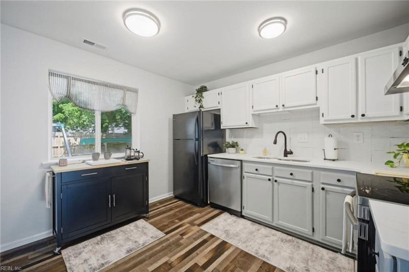 Photo 5 of 48 residential for sale in Virginia Beach virginia