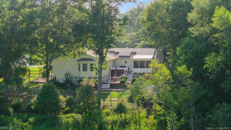 Photo 3 of 49 residential for sale in New Kent County virginia