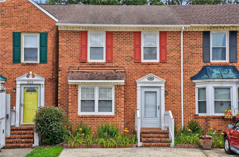 Photo 1 of 41 residential for sale in Chesapeake virginia