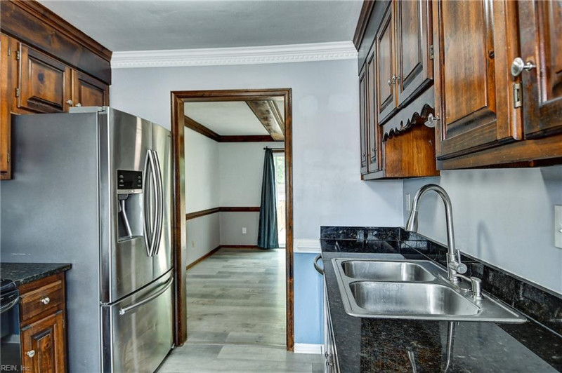 Photo 10 of 41 residential for sale in Chesapeake virginia