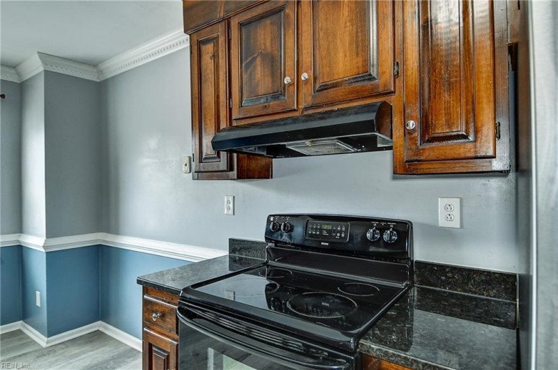 Photo 11 of 41 residential for sale in Chesapeake virginia
