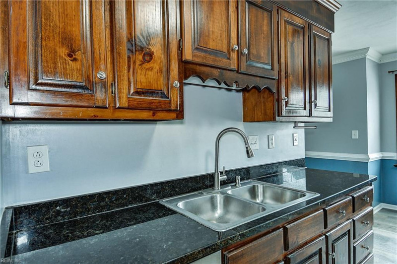 Photo 13 of 41 residential for sale in Chesapeake virginia