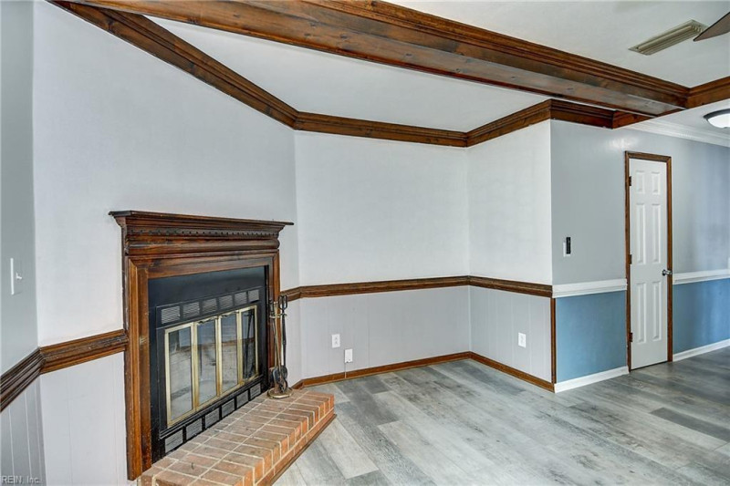Photo 24 of 41 residential for sale in Chesapeake virginia