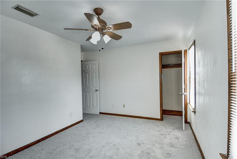 Photo 26 of 41 residential for sale in Chesapeake virginia
