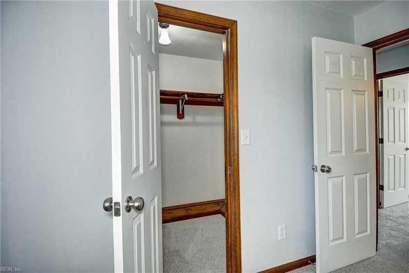 Photo 27 of 41 residential for sale in Chesapeake virginia
